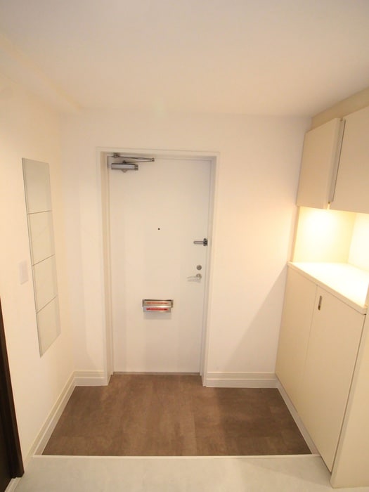 物件内観写真7　(玄関)