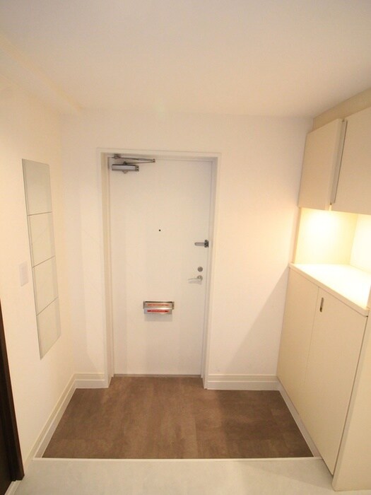 物件内観写真7　(玄関)