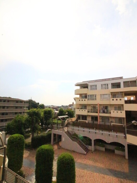 物件内観写真20　(室内からの展望)