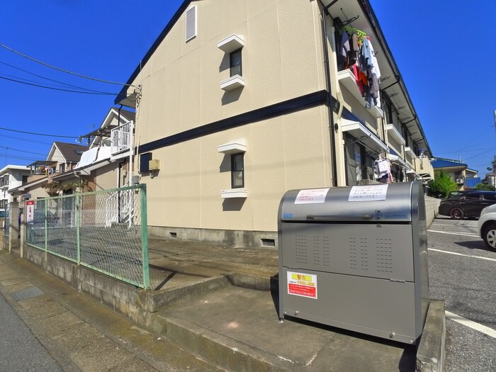 物件外観写真2　(エントランス部分)