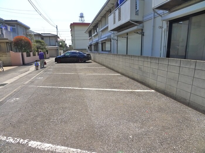 物件外観写真3　(駐車場)