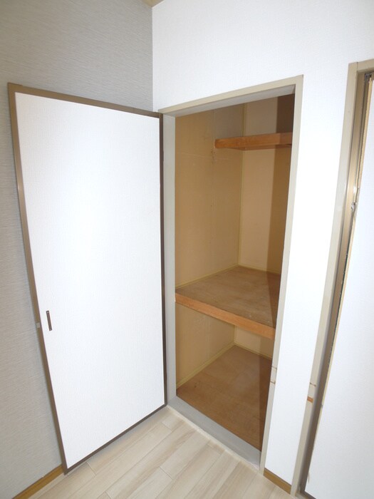 物件内観写真13　(収納)