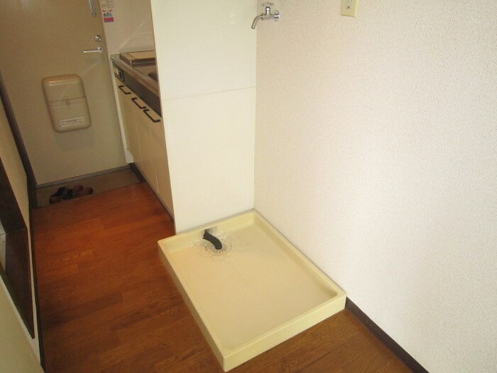 物件内観写真13　(洗濯機置場)