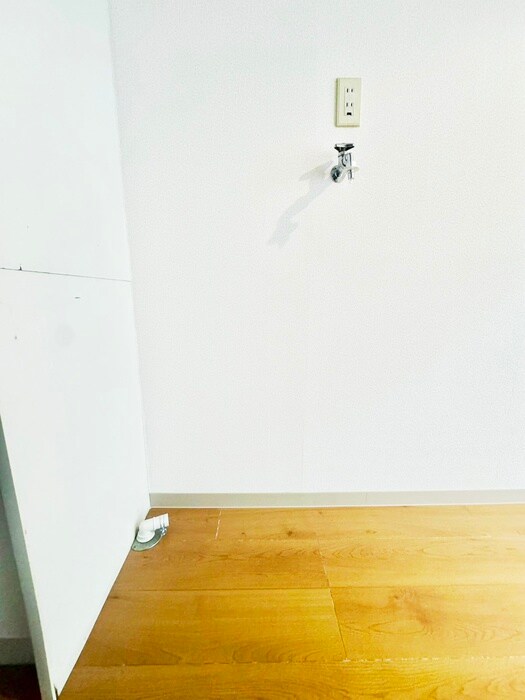 物件内観写真13　(洗濯機置場)