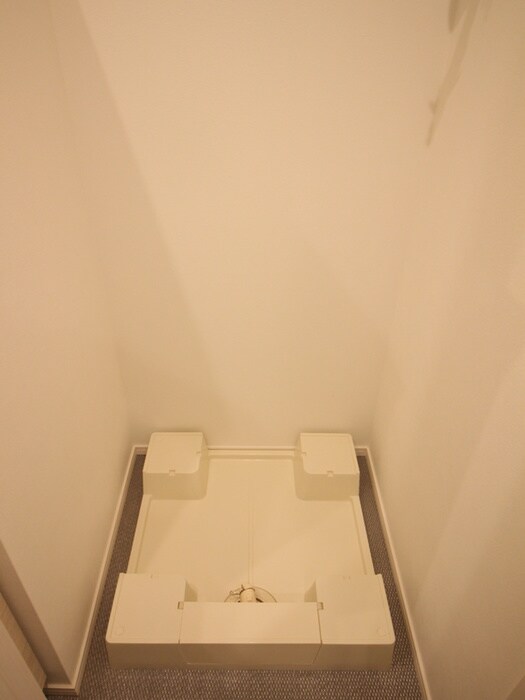 物件内観写真18　(洗濯機置場)