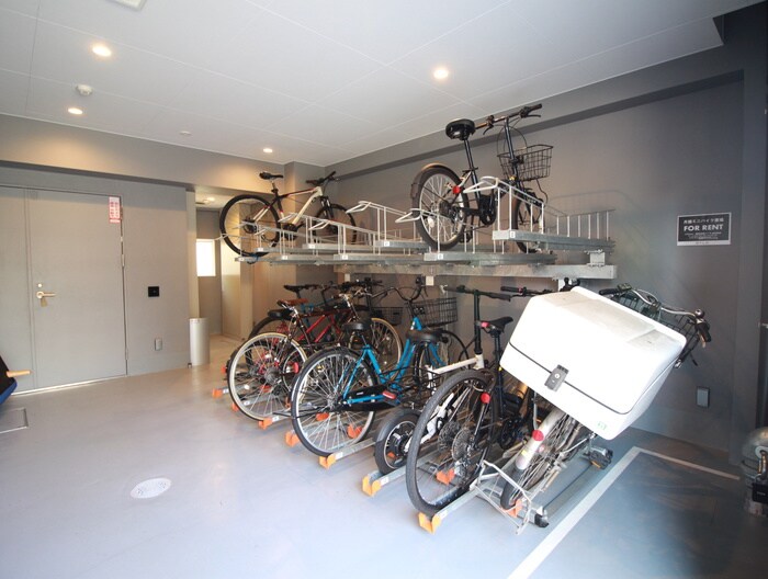 物件外観写真4　(駐輪場)