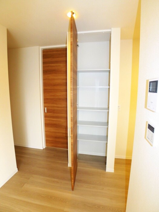 物件内観写真17　(収納)