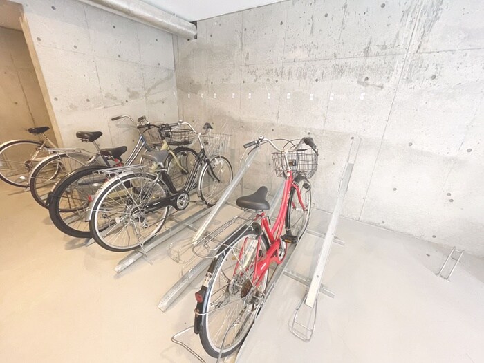 物件外観写真5　(駐輪場)