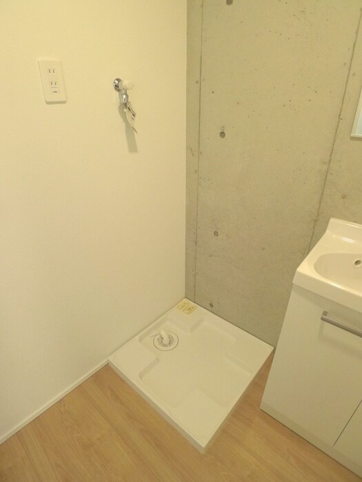 物件内観写真13　(洗濯機置場)