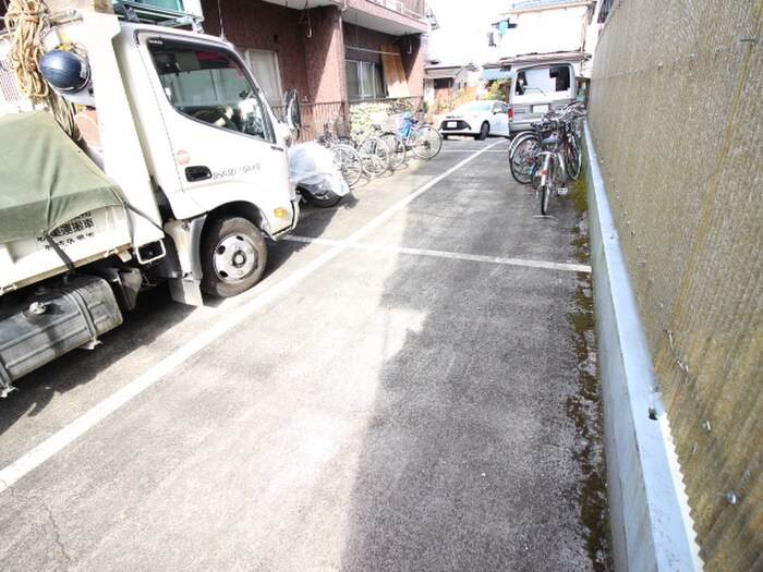 物件外観写真6　(駐輪場)