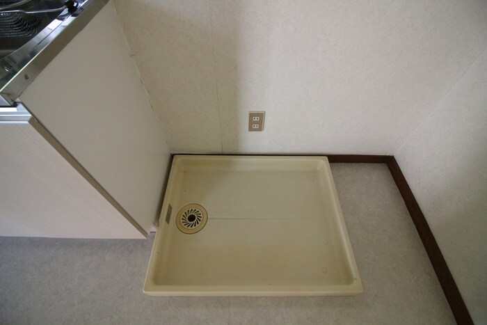 物件内観写真11　(洗濯機置場)