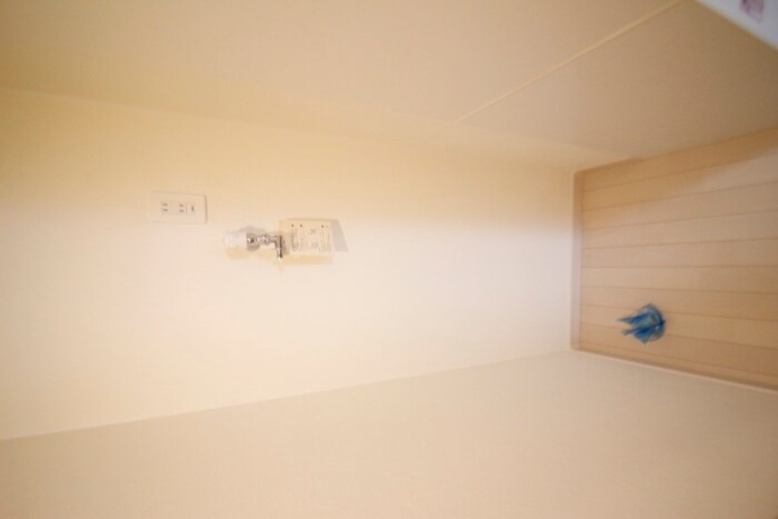 物件内観写真16　(洗濯機置場)