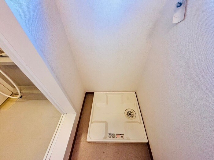 物件内観写真15　(洗濯機置場)