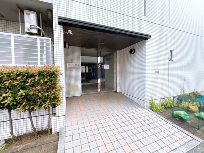 物件外観写真4　(エントランス部分)