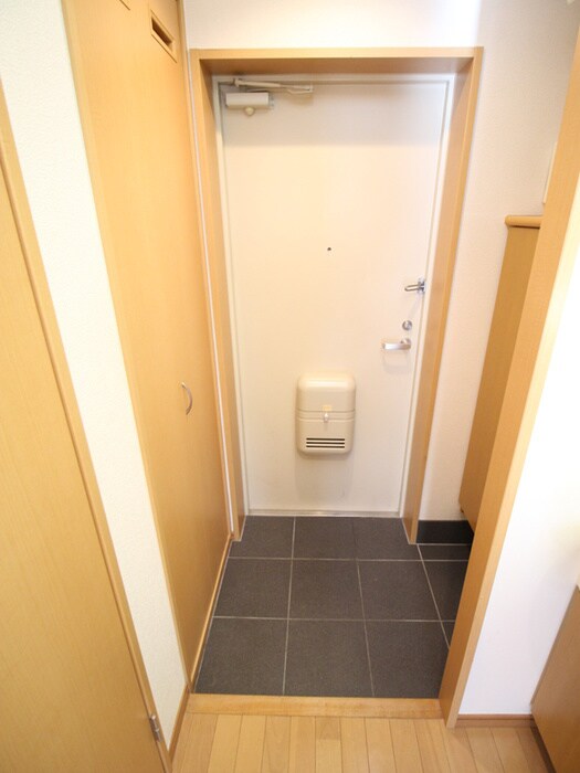 物件内観写真14　(玄関)