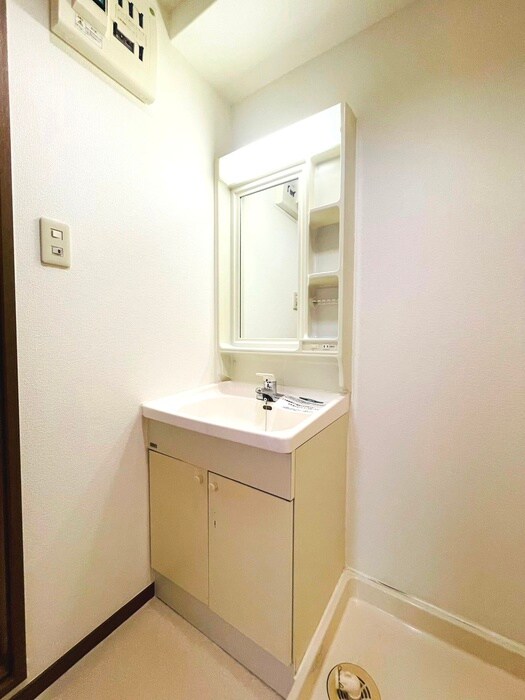 物件内観写真11　(洗面)