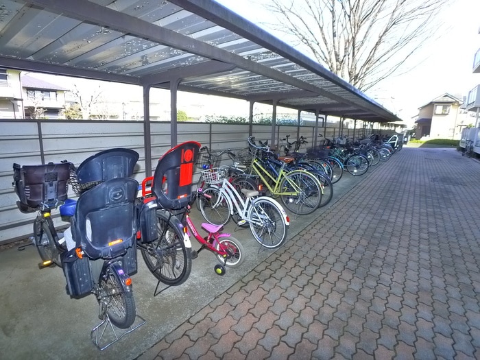 物件外観写真4　(駐輪場)