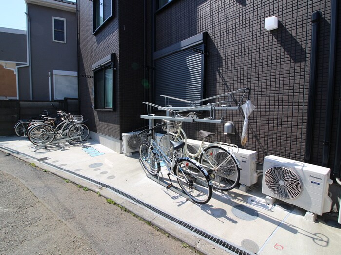 物件外観写真4　(駐輪場)