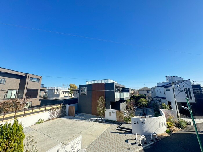 物件内観写真16　(室内からの展望)