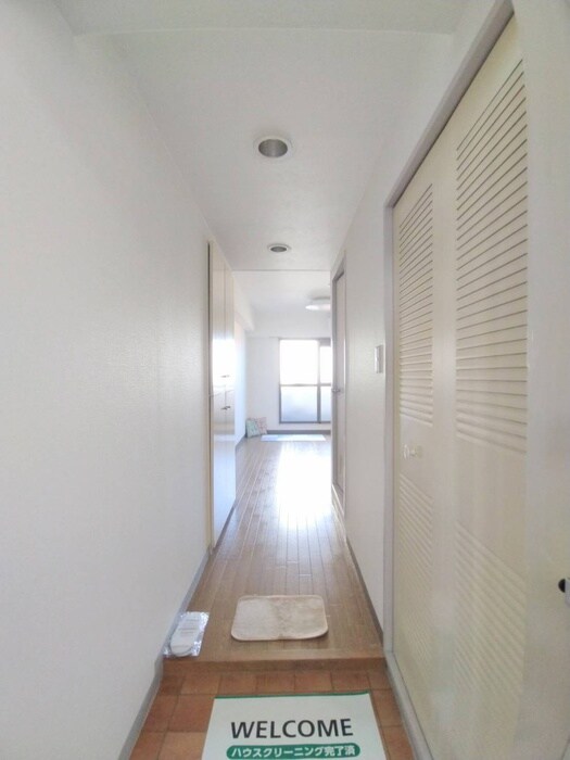 物件内観写真6　(玄関)