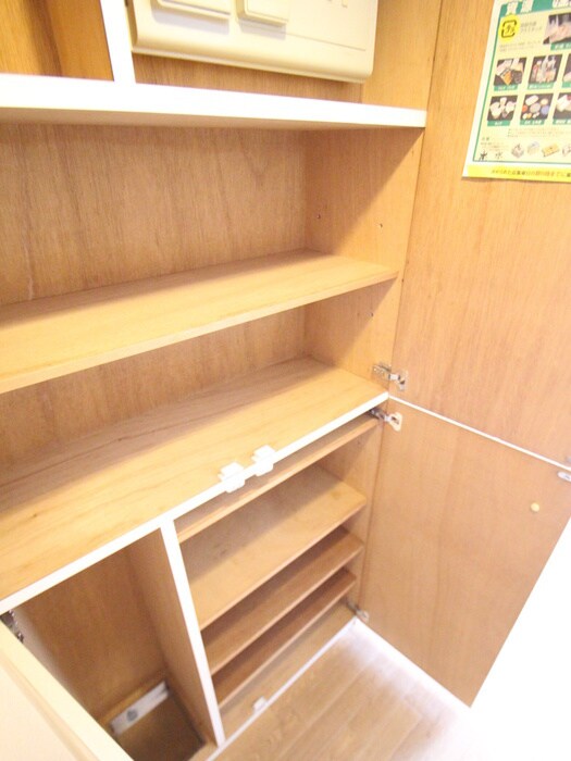 物件内観写真16　(靴箱)