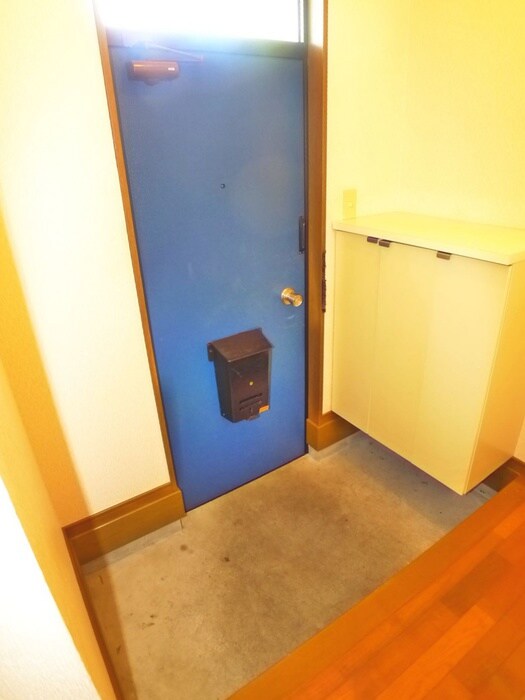 物件内観写真4　(玄関)