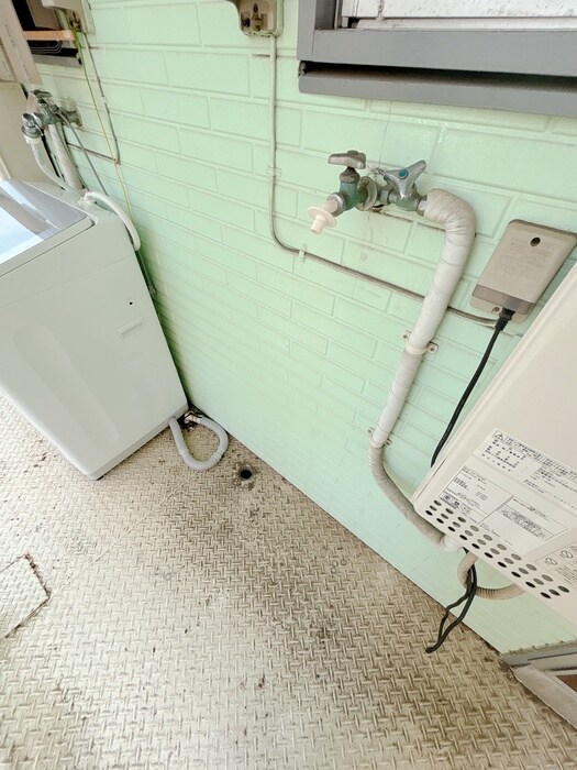 物件内観写真16　(洗濯機置場)