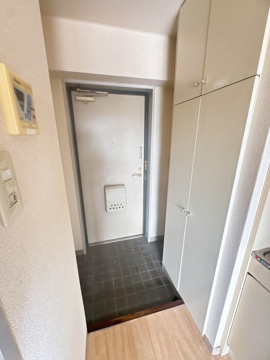 物件内観写真7　(玄関)