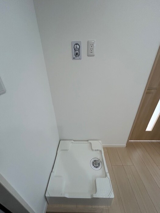 物件内観写真12　(洗濯機置場)