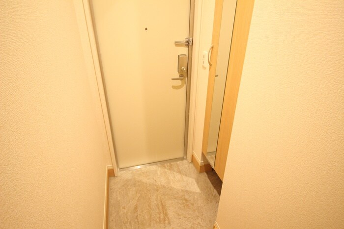 物件内観写真17　(玄関)