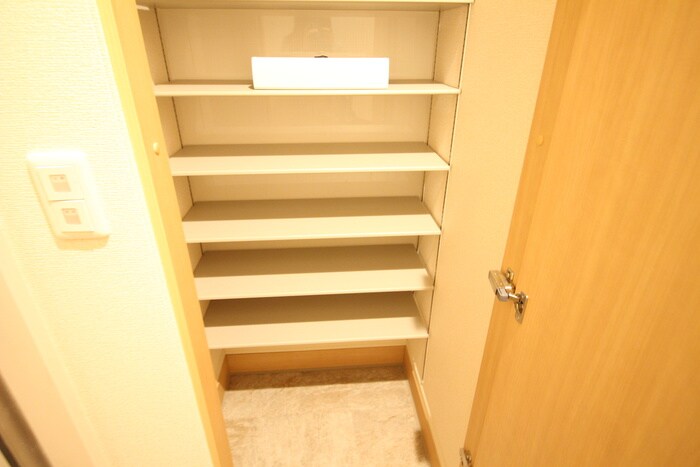物件内観写真18　(靴箱)