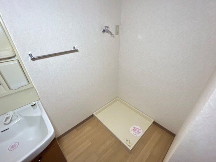 物件内観写真13　(洗濯機置場)