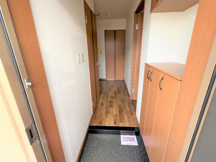 物件内観写真15　(玄関)