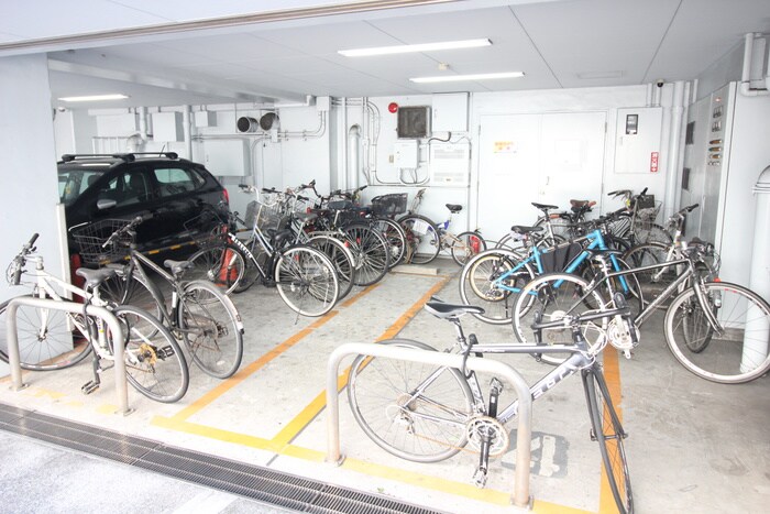 物件外観写真4　(駐車場)