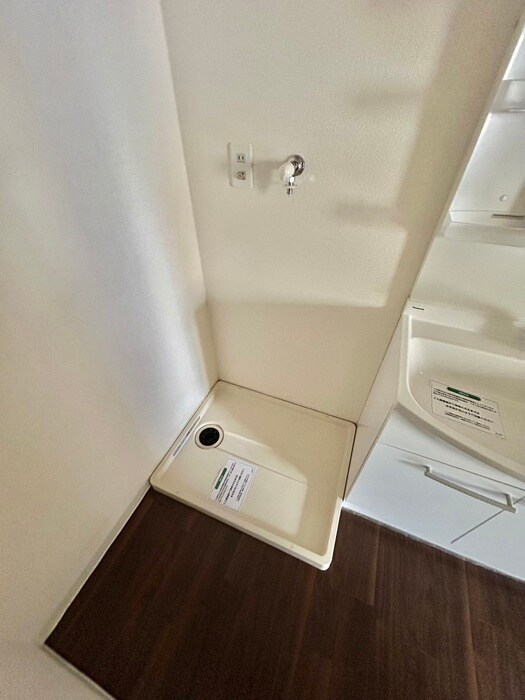 物件内観写真16　(洗濯機置場)