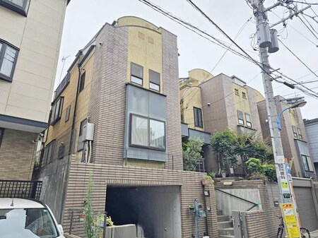 西新宿4丁目戸建外観写真