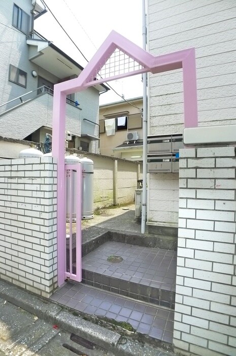 物件外観写真3　(エントランス部分)