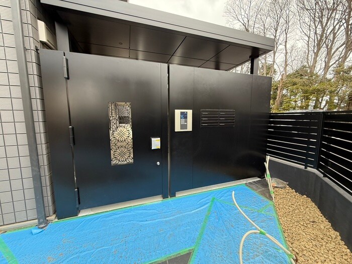 物件外観写真5　(エントランス部分)