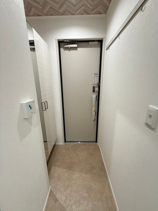 物件内観写真16　(玄関)