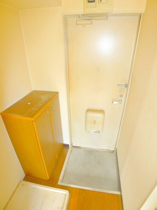 物件内観写真16　(玄関)