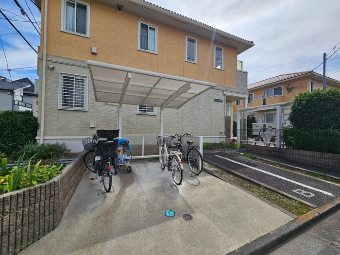 物件外観写真5　(駐輪場)