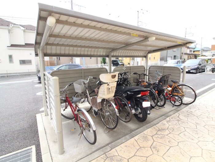 物件外観写真4　(駐輪場)