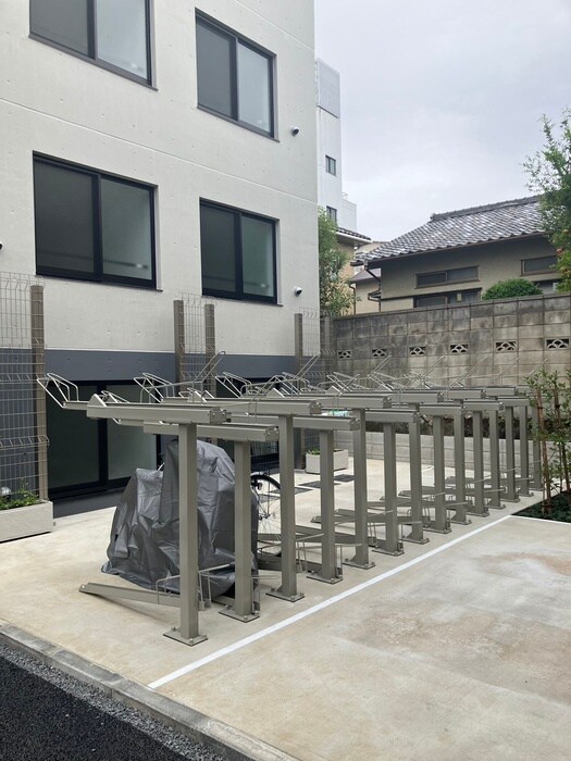 物件外観写真2　(駐輪場)