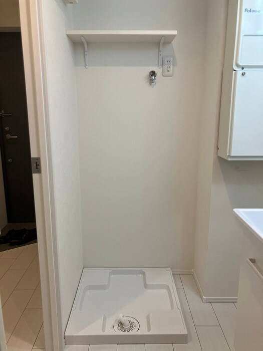 物件内観写真14　(洗濯機置場)