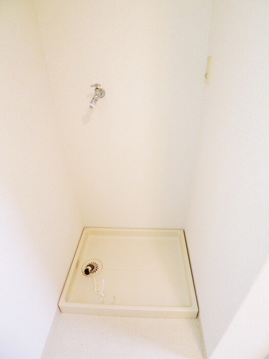 物件内観写真12　(洗濯機置場)