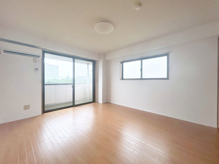 物件内観写真9　(室内からの展望)