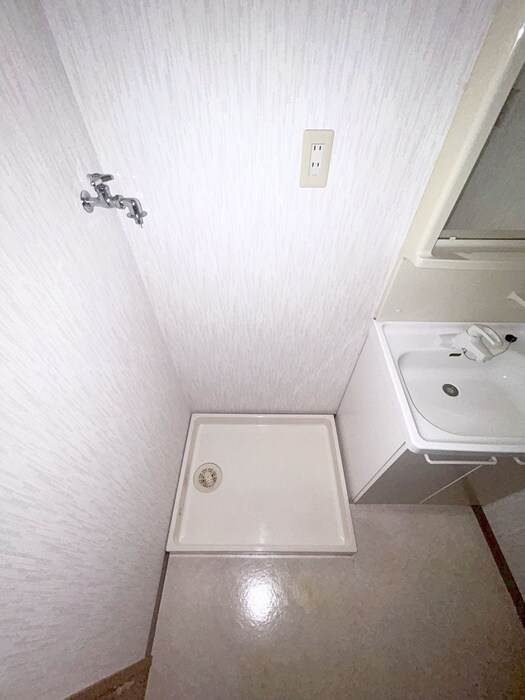 物件内観写真14　(洗濯機置場)