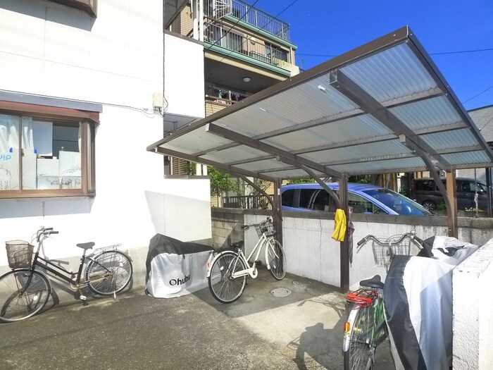 物件外観写真3　(駐輪場)