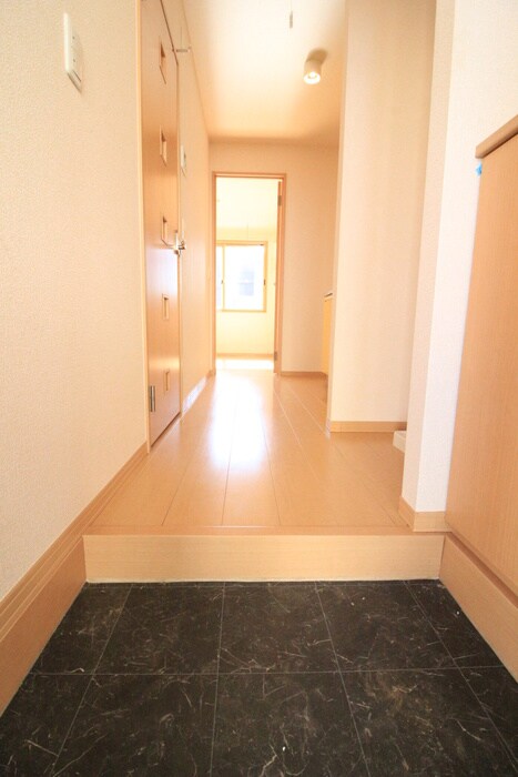 物件内観写真17　(廊下)