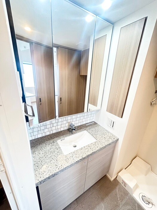 物件内観写真11　(洗面)